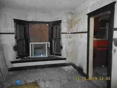 4380 Larchmont (12)_m.jpg